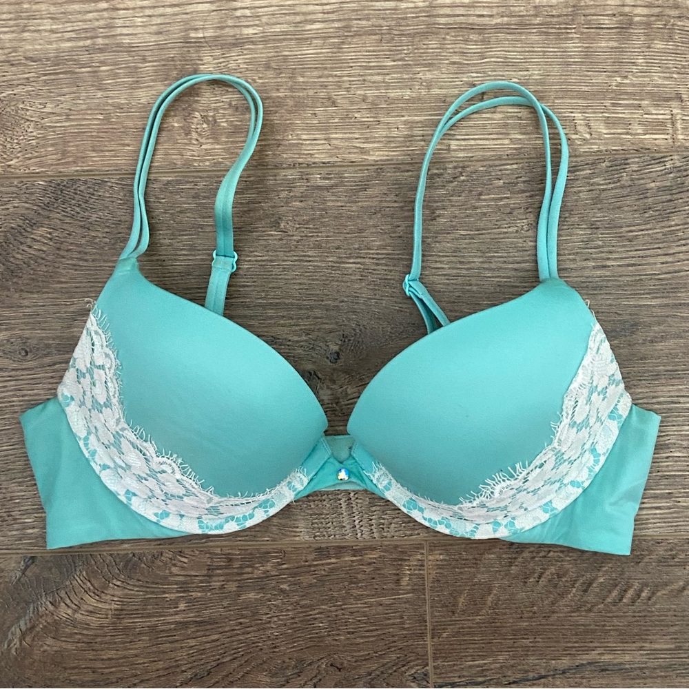 Victoria’s Secret Very Sexy Push Up Bra 34B